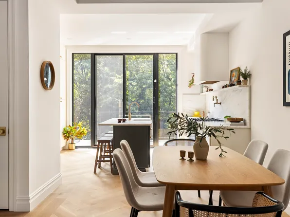 174 Hall Street image 2 of 13