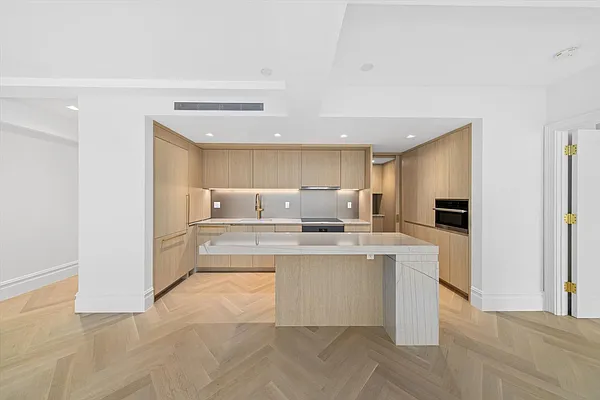 Rented by R New York | media 15