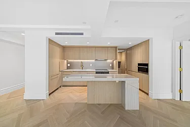 Rented by R New York