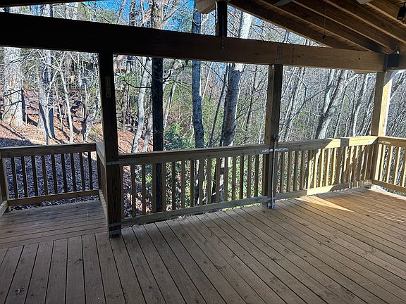 5th image of 162 Huckleberry Hill Dr