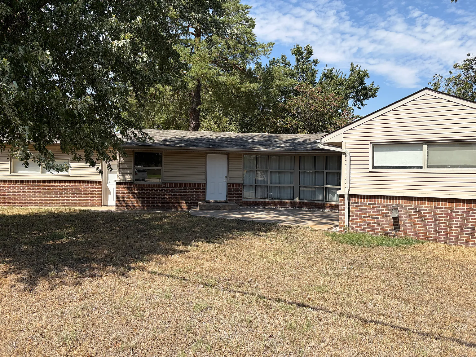 2 bed, 1036 sqft, $1,200 — Photo 1