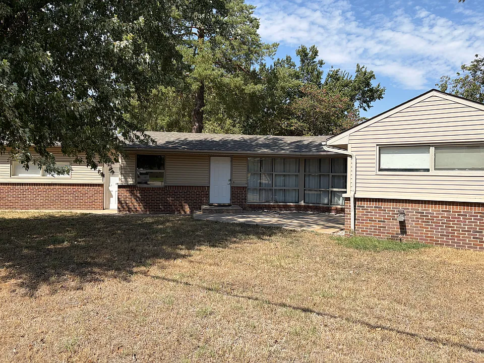913 Starks Dr
