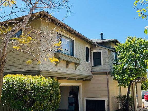 2nd image of 2531 De La Vina St