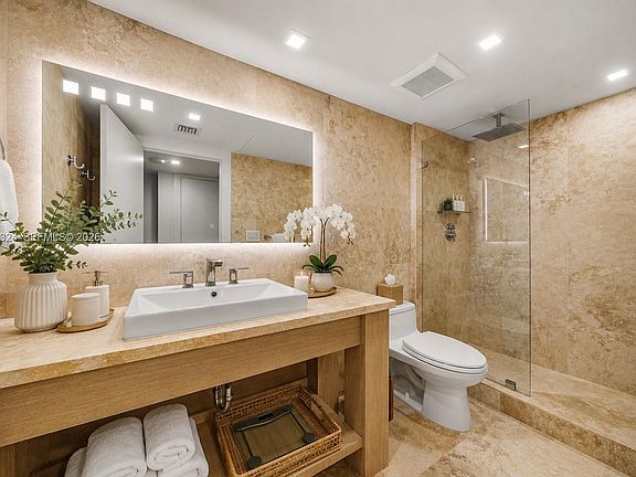 4th image of 2301 Collins Ave APT 1128