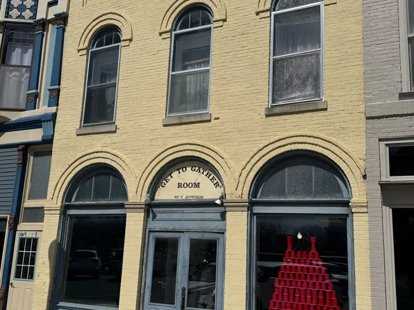 107 E Jefferson St, Bloomfield, IA 52537