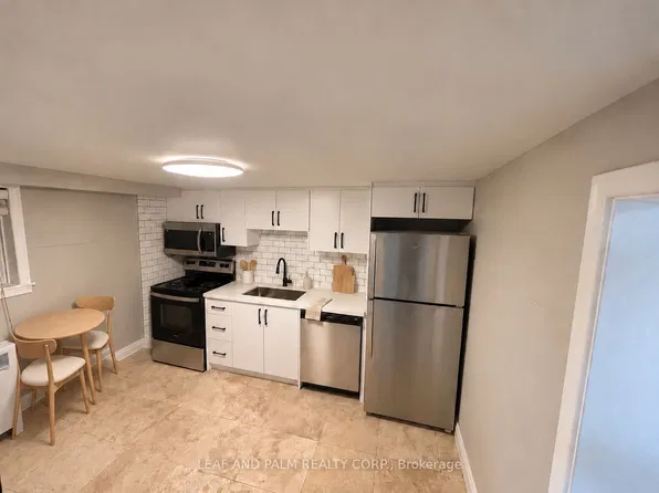 5567 Ontario Ave #7, Niagara Falls, ON L2E 3S4
