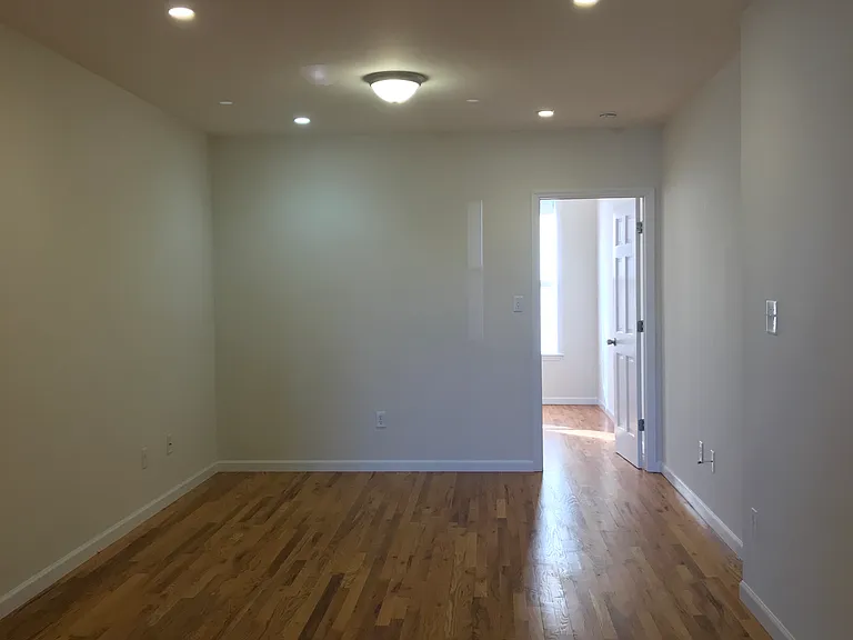 247 58th St #3R — Photo 3