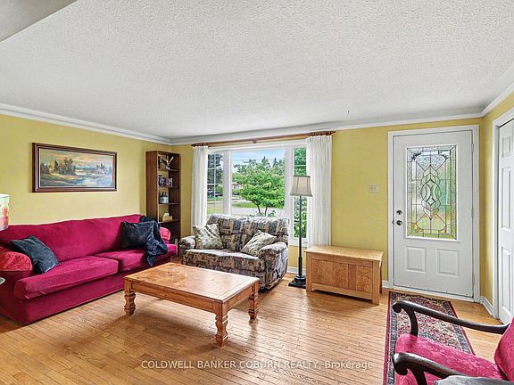 4th image of 22 Thompson Rd