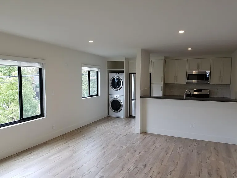 530 S Irena Ave #8 — Photo 11