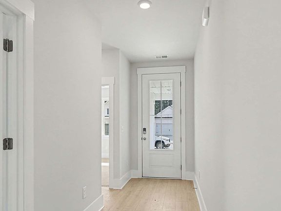 2nd image of 2225 Eloise Ln
