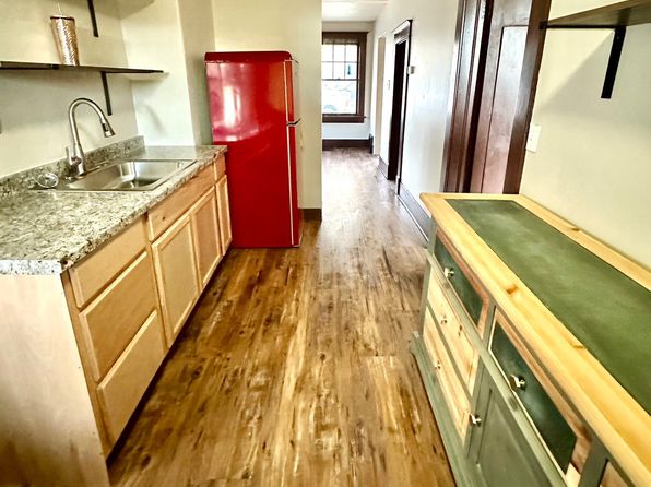 604 Oak St, Leavenworth, KS 66048