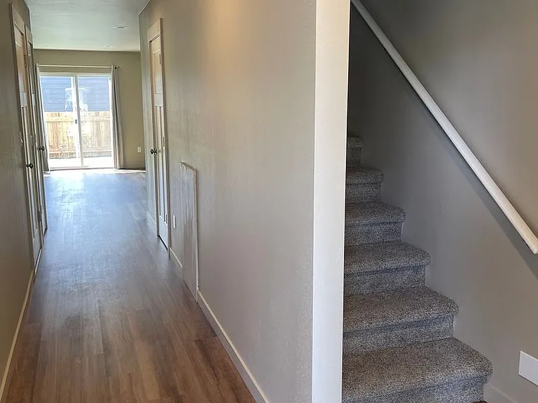 194 Hiatt St #194 — Photo 2
