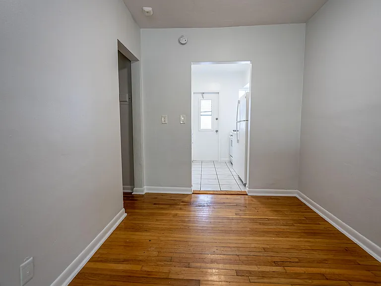 320 84th St #8 — Photo 16