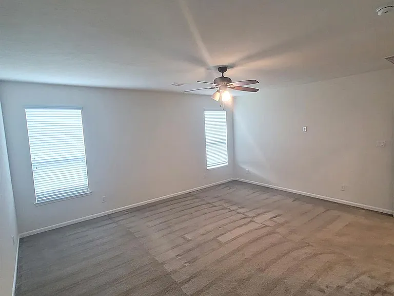 1702 Claire Creek Ct — Photo 15