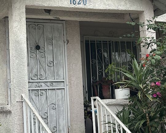 5th image of 1620 E 33rd St