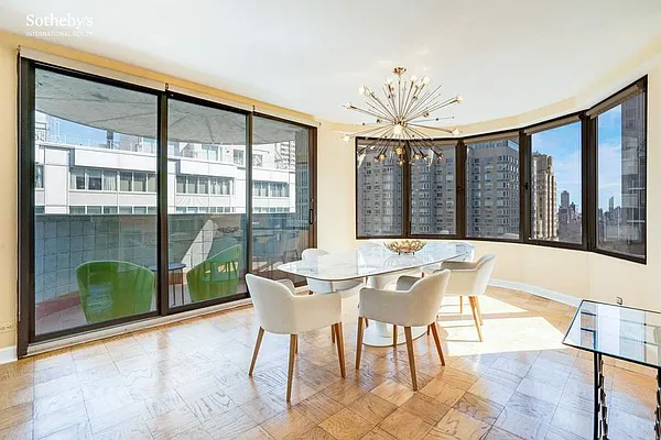 Sold by Sotheby's International Realty | media 3