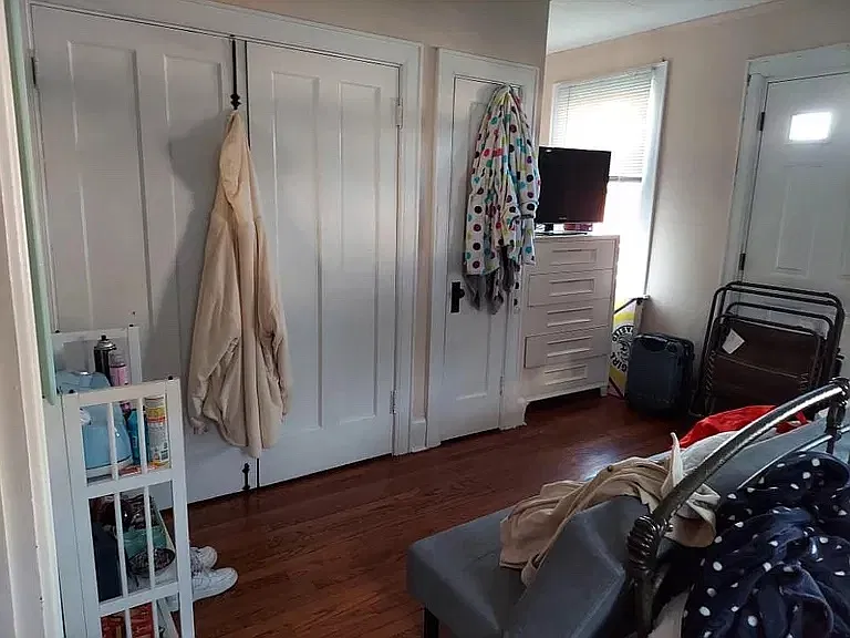 2915 Glendora Ave — Photo 3