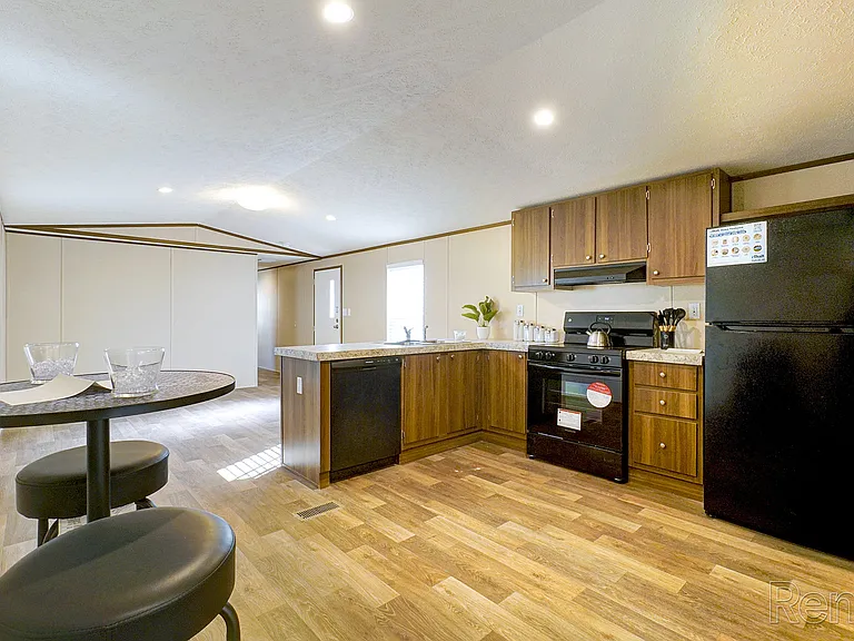 Texarkana - Rent to Own — Photo 9