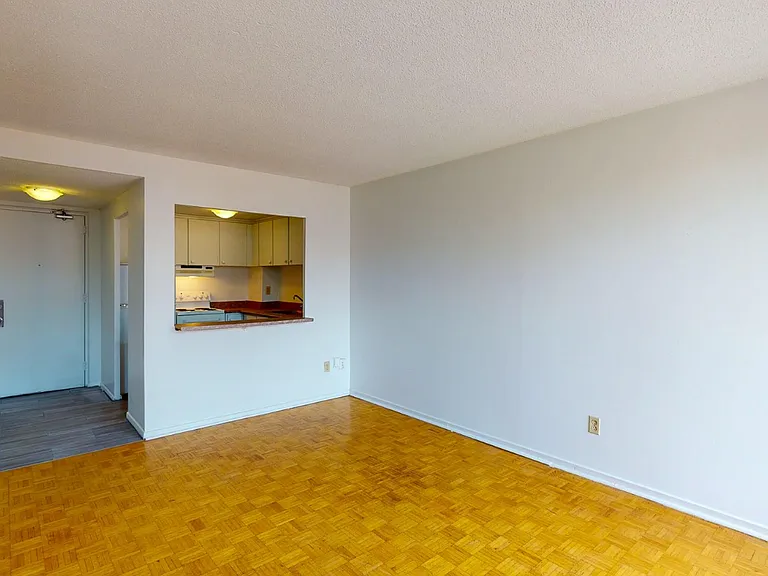 335 Maclaren St — Photo 22