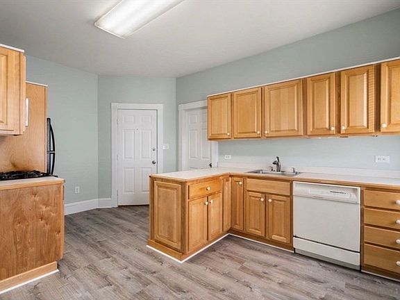 3rd image of 260A 1st Ave #3A
