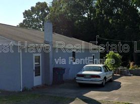 404 W Main St