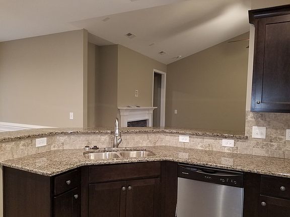 3rd image of 206 Kings Way
