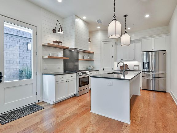 4th image of 287 Ravenhurst Ln