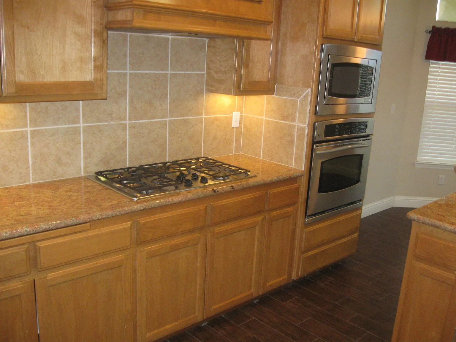 4 bed, 2.5 bath, 2432 sqft, $3,500 — Photo 4
