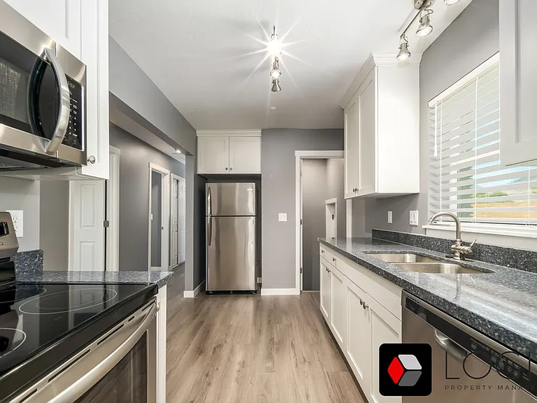 4050 S Porter Ave — Photo 6