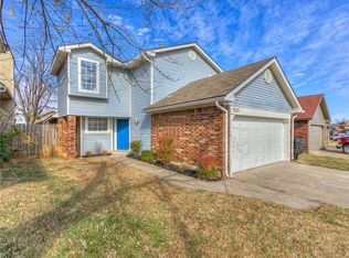 525 Stoneridge Dr, Moore, OK 73160