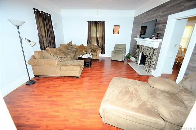 2nd image of 4801 Ruby St