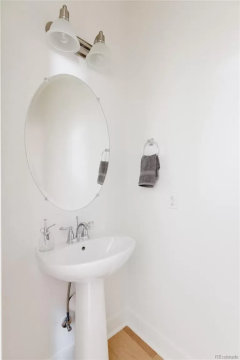 4 bed, 3.5 bath, 2300 sqft, $4,000 — Photo 4