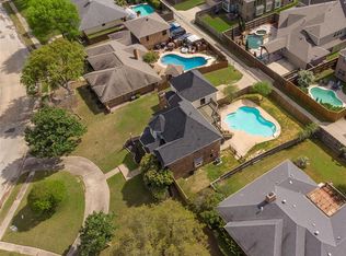 2030 W Shore Dr, Garland, TX 75043