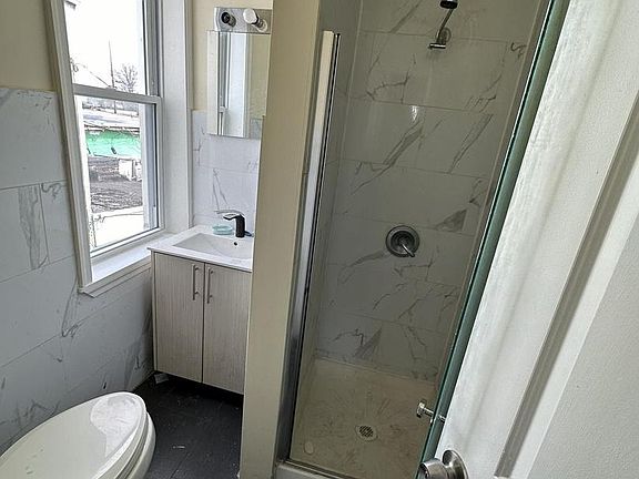 4th image of 2115 Wakeling St
