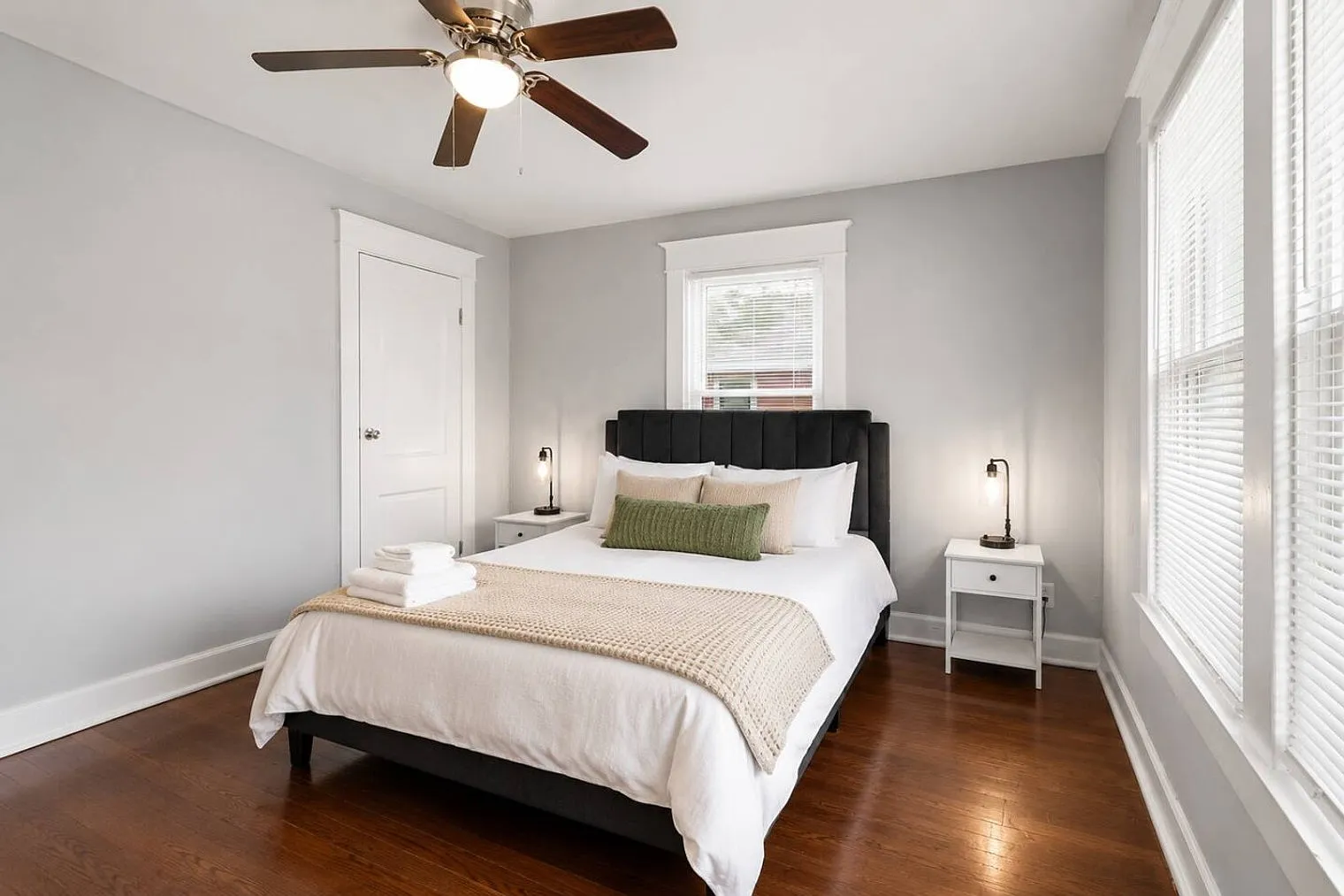 3 bed, 2.0 bath, 1614 sqft, $2,218 — Photo 3