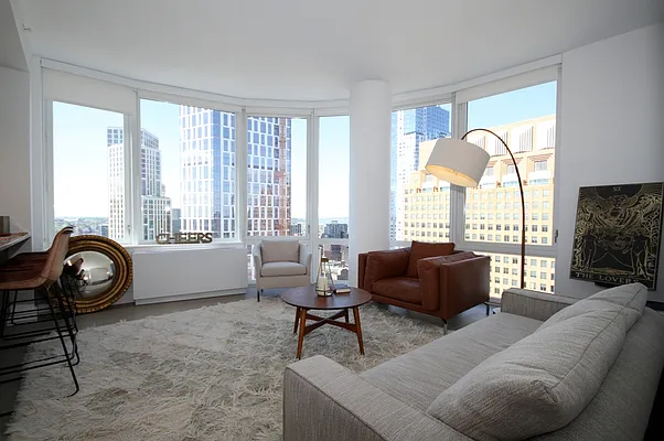 Rented by Red Apple Group | media 28