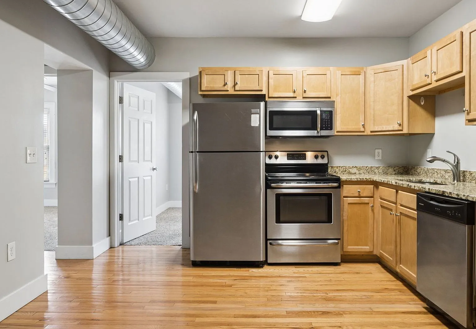 3 bed, 1.0 bath, $1,325 — Photo 3