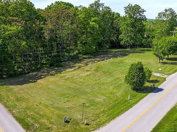 4th image of 105 Riggs Rd