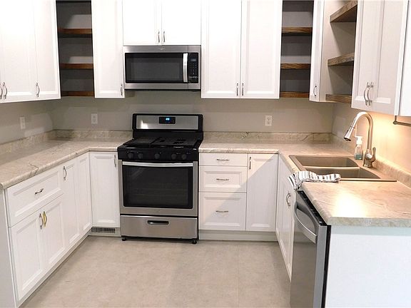 2nd image of 1109 5th St
