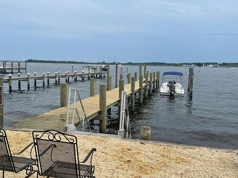 Full length dock