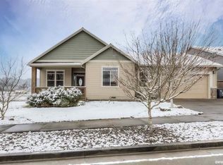 827 Hawk Dr, Silverton, OR