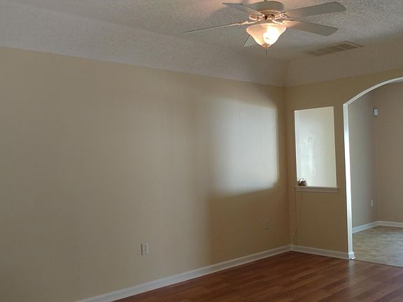 4th image of 237 Water Oak Way