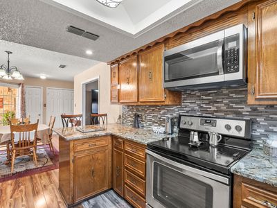 208 Dunigan Ct, Benbrook, TX, 76126
