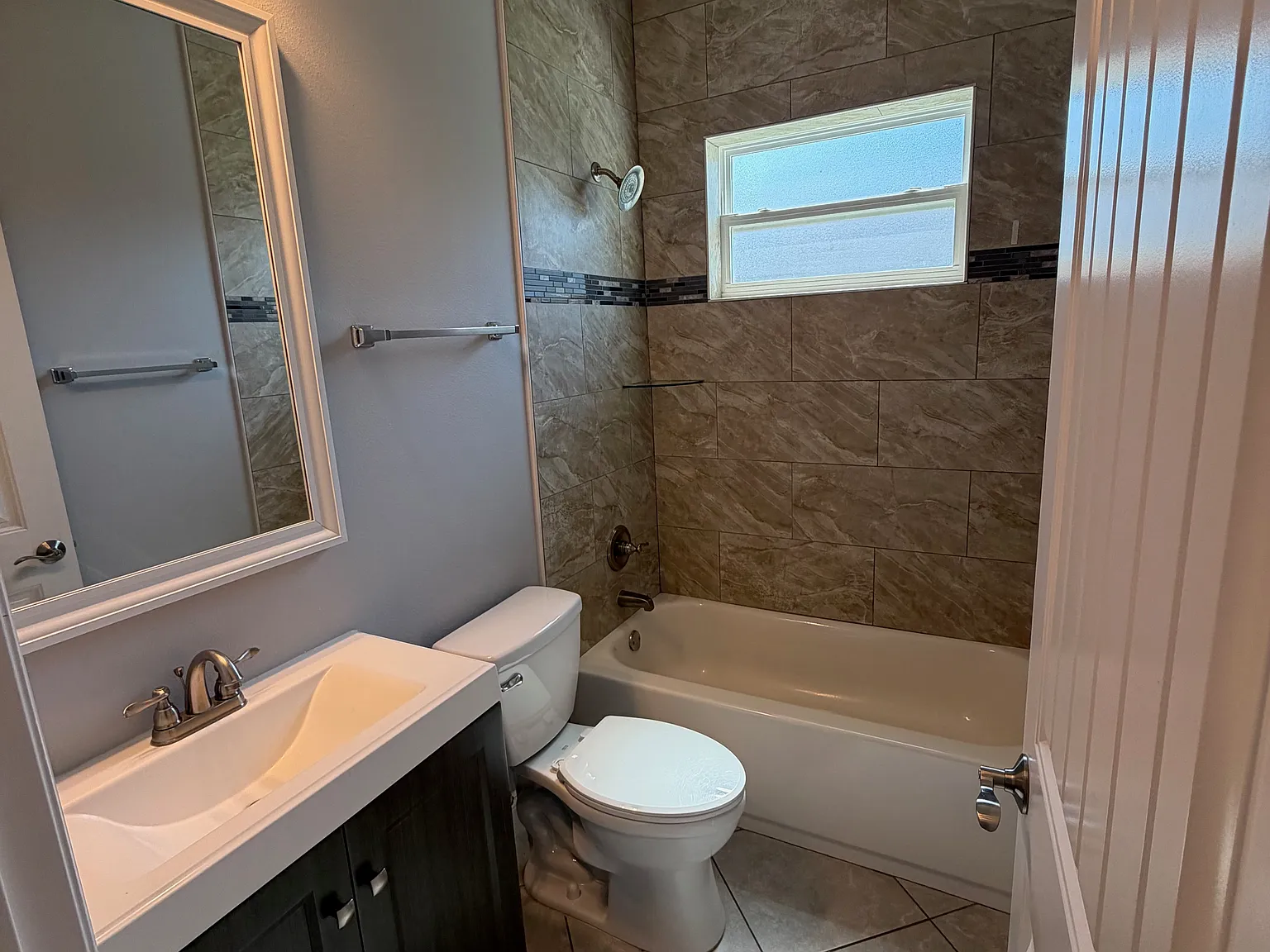 3 bed, 1196 sqft, $1,625 — Photo 4