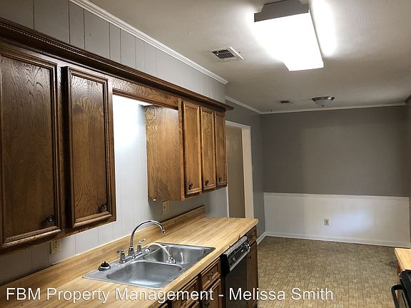 3rd image of 2613 Sandy Ln