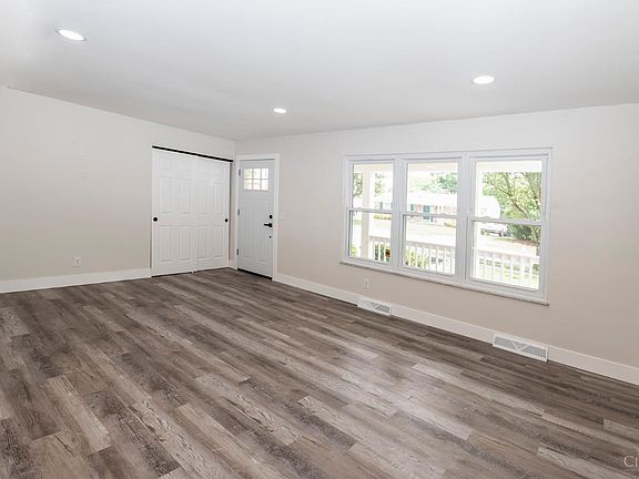 2nd image of 2814 Westonridge Dr