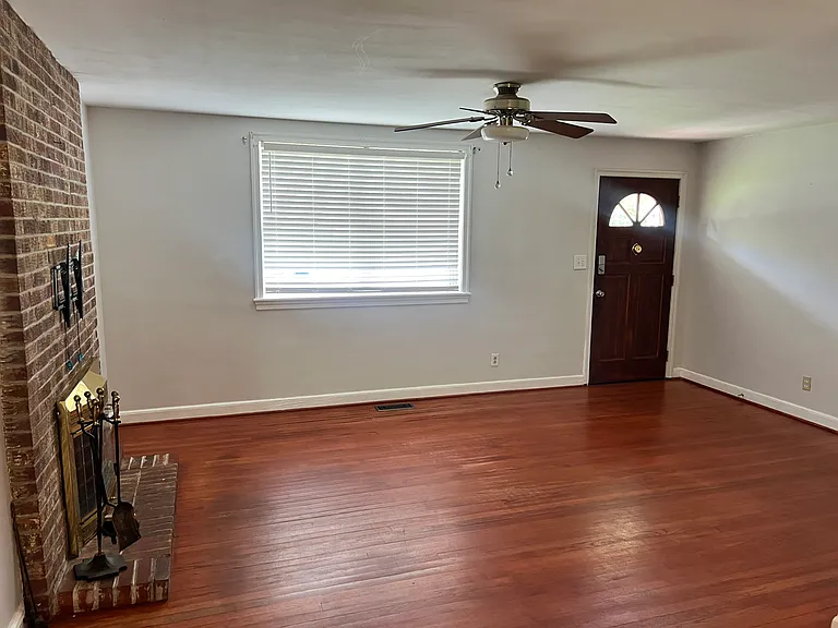 411 Carol St — Photo 5
