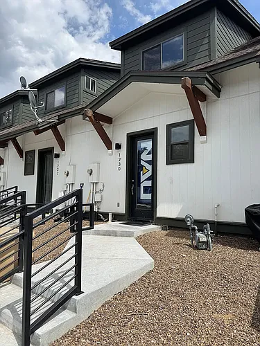 1230 E Jen Dr Photo 1