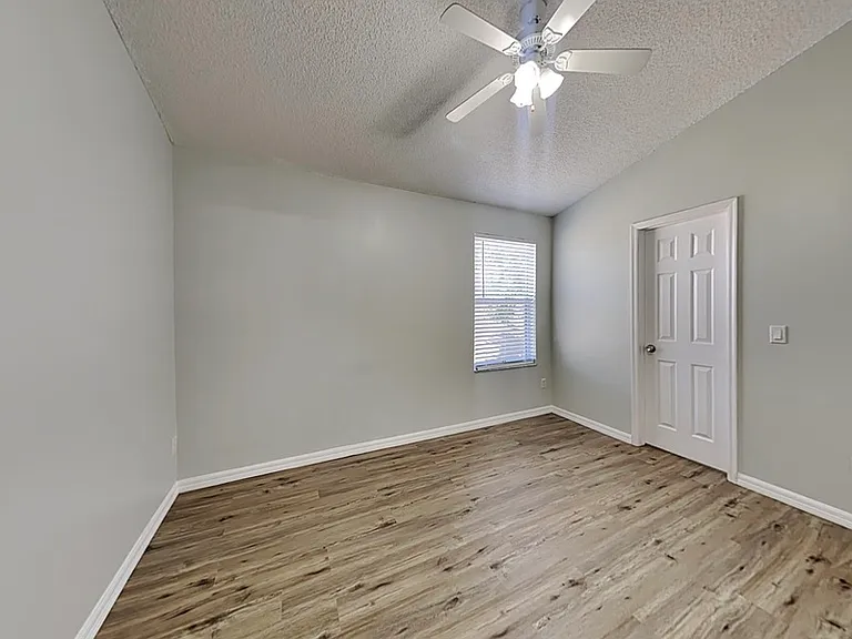 728 Hardwood Cir — Photo 14