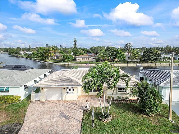 3rd image of 6721 NW 58th Court